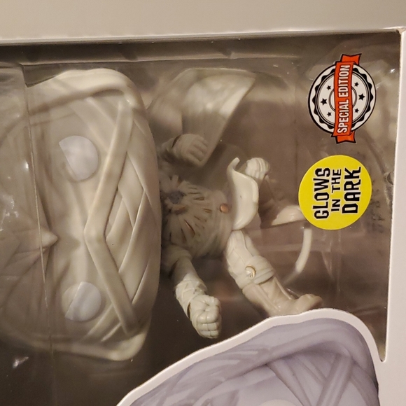 Marvel Moon Knight Funko Pop #1047 - Glow in the Dark - Picture 6 of 7